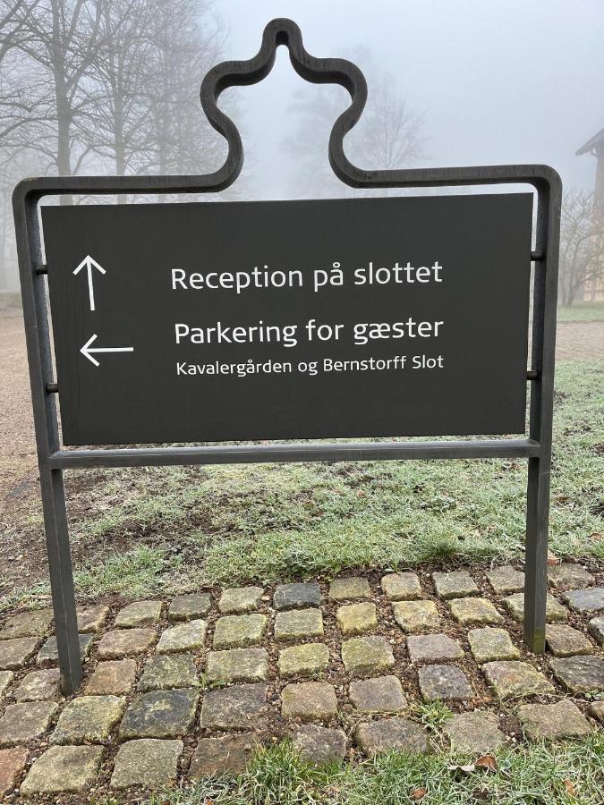 Hotel Bernstorff Castle
